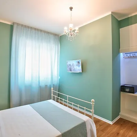 Couette-café Del Corso Capo dʼOrlando