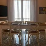 Del Corso Oda ve Kahvaltı Capo dʼOrlando