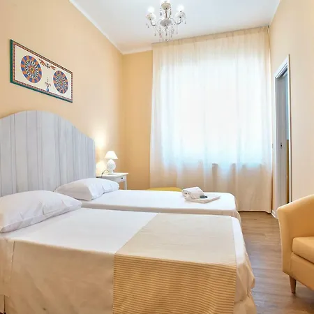 Del Corso Oda ve Kahvaltı Capo dʼOrlando