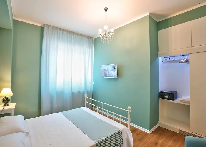 Couette-café Del Corso Capo dʼOrlando